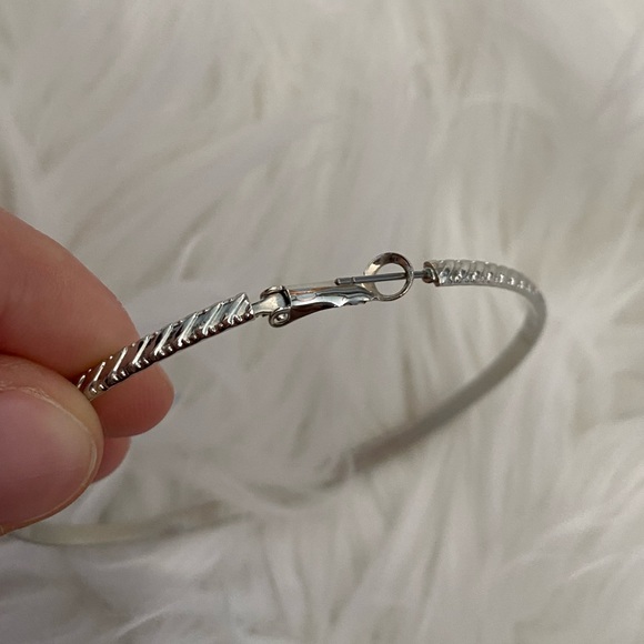 Textured hoop earrings! - Picture 4 of 4